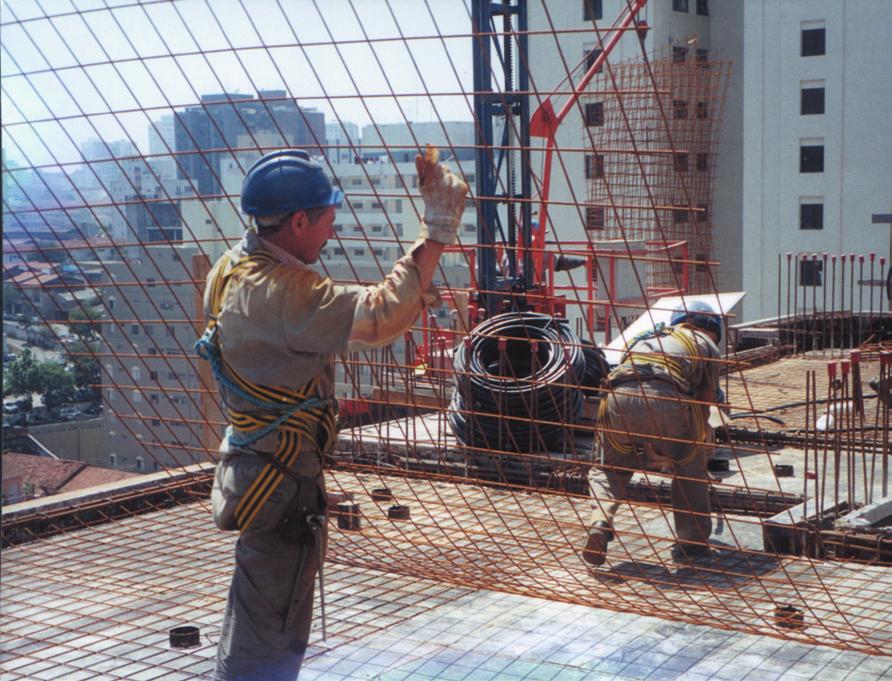 Aplicações Lajes (maciças, nervuradas, pré-moldadas, cogumelos, protendidas e planas com formadores de vazios. Pisos industriais. Pavimentos de concreto armado (estradas. Pré-moldados.