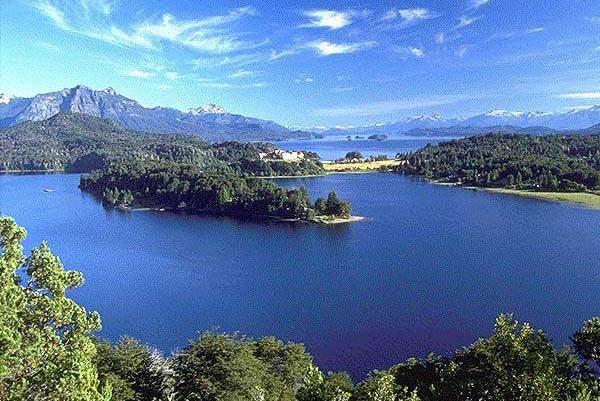 Durante a excursão se conhecerão os Lagos Meliquina, Lácar, Machónico, Hermoso, Falkner, Villarino, Correntoso e Espejo.