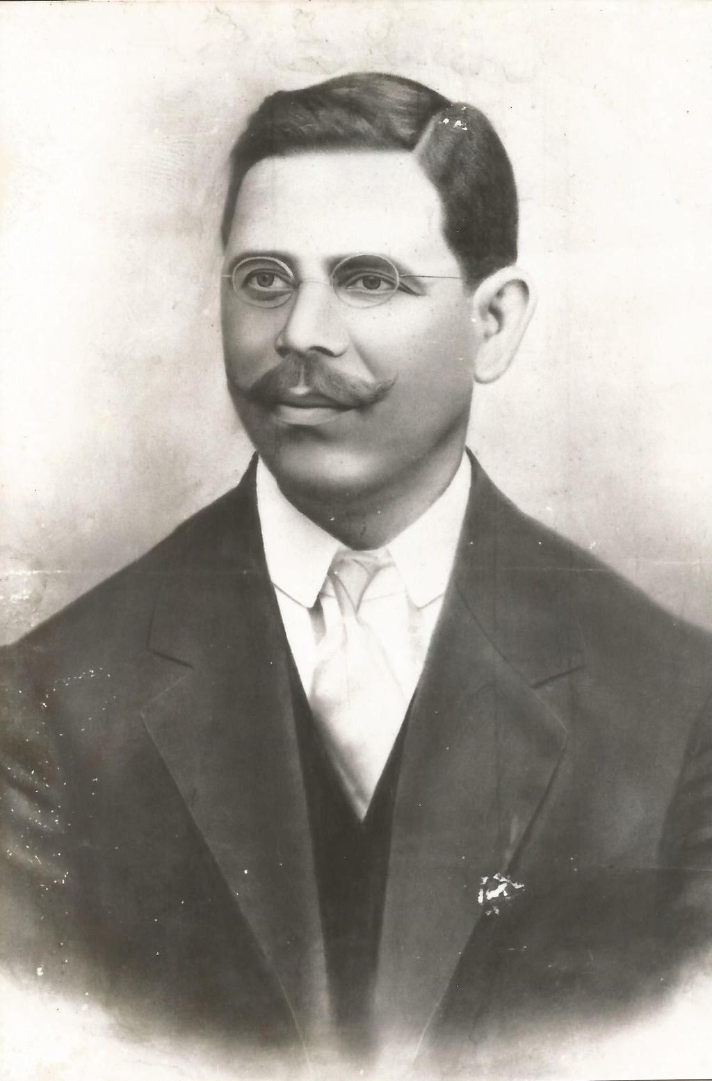 O estabelecimento de panificação foi fundado em 1930 por Luís Francisco Xavier. Filho de José Francisco Xavier e Francisca de Jesus, Luís nasceu no sítio do Lombo Segundo em 3 de Agosto de 1874.