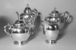 239 Serviço de chá Prata Serviço de chá liso pequeno, quatro peças(açucareiro leiteira chaleira