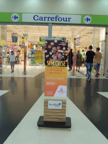 Mall Display Local: corredores do mall Material: placa