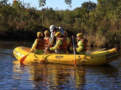 Programa 5 A Base de Águas Brancas Território Selvagem Canoar conta com banheiros e