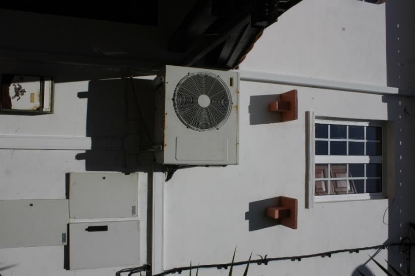 ESTUDO DE CASO CAPÍTULO IV Figura IV.8 - Ar condicionado: unidade exterior. O restaurante também conta com uma câmara frigorífica modular com 6,5 m 2.