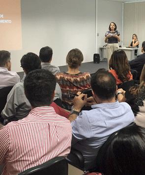 NOSSOS COLABORADORES BEM CUIDADOS C U I DA N D O D E Q U E M C U I DA Em 2016, 130 colaboradores foram promovidos por recrutamento interno.