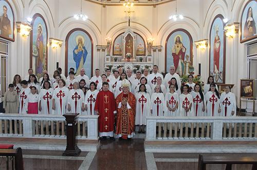 A Imagem Peregrina foi recebida pelos fiéis com uma procissão até a Capela do Sagrado Coração de