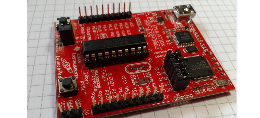 MSP430 Lab 03 Montagem e teste do cristal LaunchPad Texas Instruments Neste Lab explicaremos como montar o cristal de referência (32.768 KHz) que por padrão não é soldado na placa LaunchPad G2.