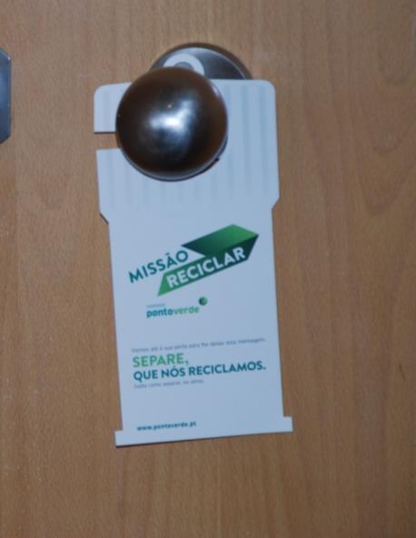 Mecânica Missão Reciclar - Lares No caso de não estar ninguém em casa, era deixado um folheto que comunicava a campanha e