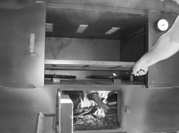 - Após ligar os queimadores feche as portas de acesso à câmara de assados e espere o forno atingir a temperatura de 350 C.