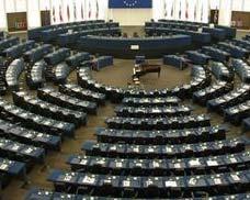 O novo quadro institucional Parlamento Europeu 2009-2014 736 Deputados Eleitos de 5 em 5 anos (sufrágio universal directo) Organizados em grupos políticos Poderes: Político (exerce um controlo