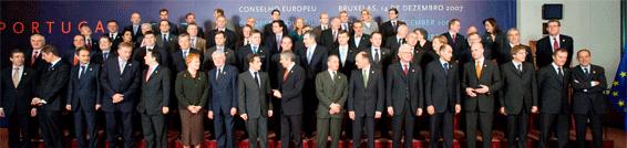 O novo quadro institucional Conselho da União Europeia Conselho - 1 Ministro por cada Estado-Membro de acordo com o assunto a debater (ex. ministros da agricultura, ambiente, finanças, etc.