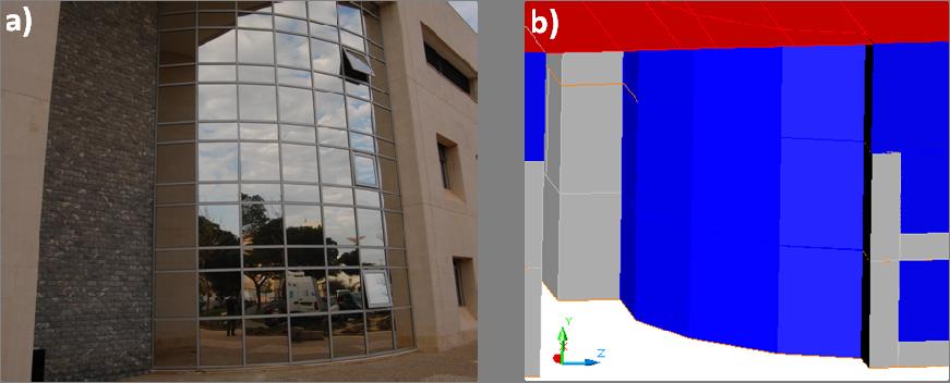 Figura 8: Comparação de uma fotografia (a) com o desenho (b), para se observar a vitrina adicionada, voltada a nascente (Este).