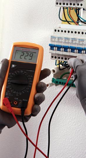 ELETROTECNIA O Técnico de Eletrotecnia desempenha tarefas de caráter técnico relacionadas com a instalação, manutenção e reparação de máquinas, equipamentos e instalações elétricas nas áreas de