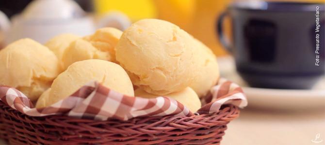 PÃO DE QUEIJO SEM QUEIJO 1 batata grande (suficiente para fazer 250g de purê de batata) 1/2 xícara de polvilho doce 1/8 xícara de polvilho azedo 2 col.