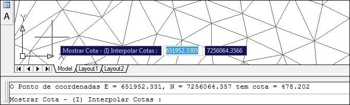 A partir de uma triangulação, esta ferramenta permite indicar o valor da cota no ponto indicado no terreno, basta selecionar a ferramenta e clicar no ponto desejado.