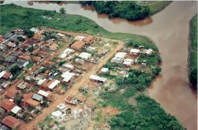 Se aceitarmos a definição do CEM/Cebrap de que a questão da habitação precária envolve diversas situações distintas, como: favelas, loteamentos clandestinos e/ou irregulares e cortiços, certamente