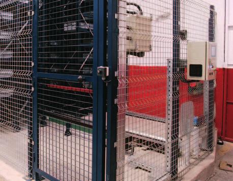 ELEMENTOS DE SEGURANÇA A Mecalux dotou as suas máquinas dos sistemas básicos de ergonomia e segurança necessários para realizar as tarefas de trabalho e manutenção