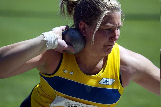 Arremesso de peso De todas as especialidades dentro do atletismo, o arremesso de peso é, sem dúvida, a mais praticada.