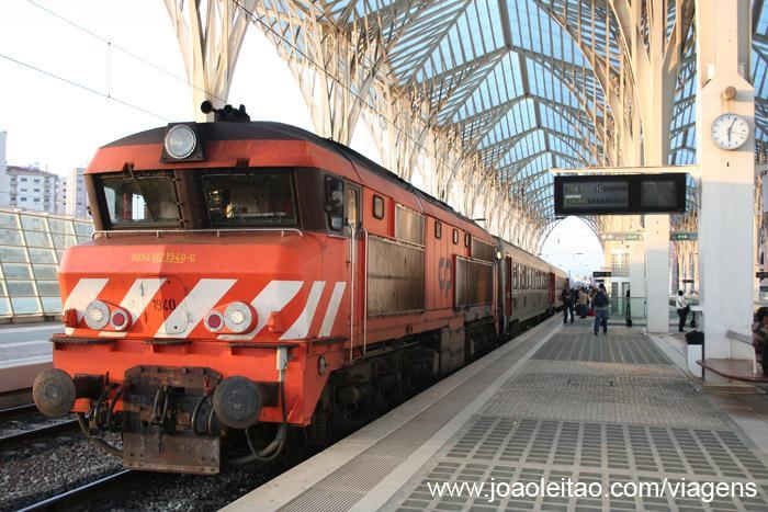 Grande infra-estrutura de transporte ferroviário o troço ou conjunto de troços de uma via férrea regional, nacional ou internacional identificada como tal pelo Instituto Nacional do Transporte