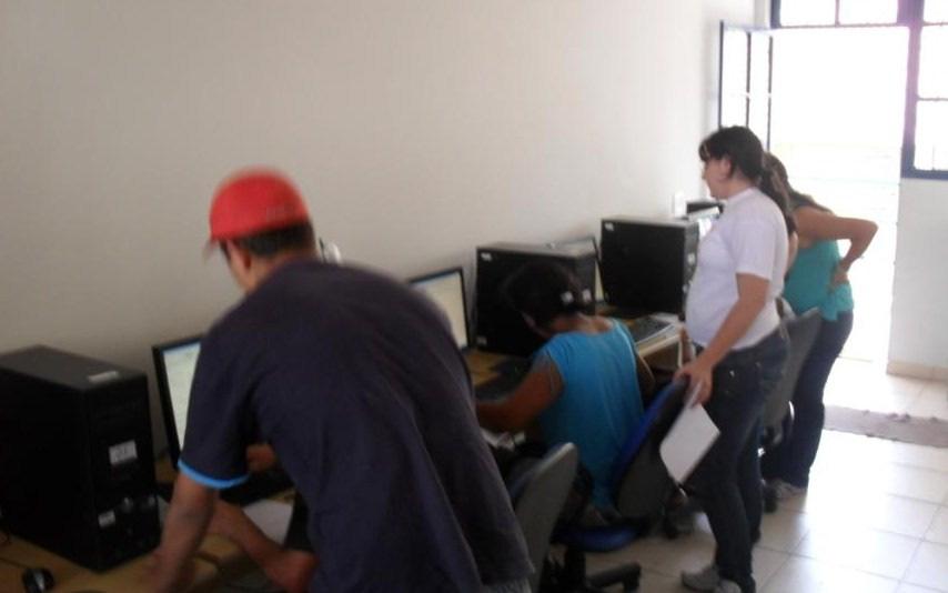 Com isso, o grupo e os voluntários auxiliaram da melhor maneira possível as dificuldades enfrentadas com a atenção redobrada para os cooperados/associados que se localizavam um em cada monitor.