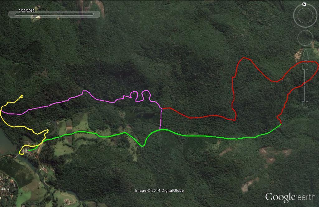 PERCURSOS 11 km Os atletas largam na trilha verde e seguem em frente por aproximadamente 2,9 km até o entroncamento das trilhas verde* e vermelha*(*posto de hidratação*), mantenham-se na trilha