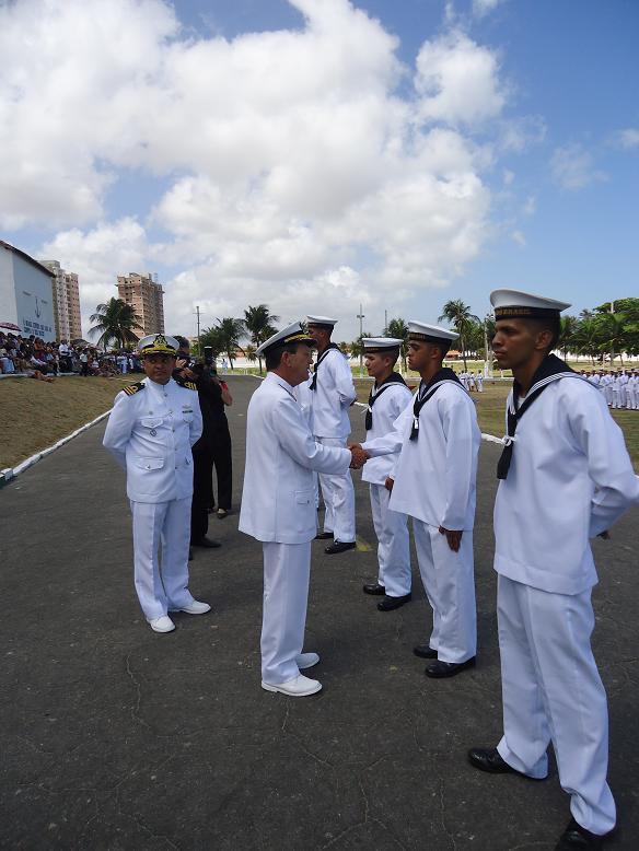 Além de sua efetiva atuação na "Missão de Estabilização das Nações Unidas no Haiti" (MINUSTAH), nossa Força Naval agora compõe e comanda a Força Tarefa Marítima da "Força Interina das Nações Unidas