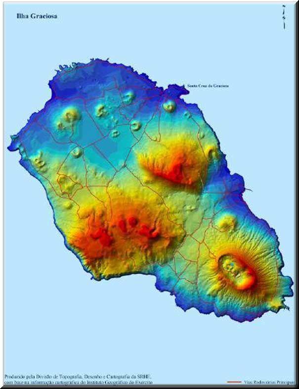 enorme cratera dominando a parte sudeste da ilha.