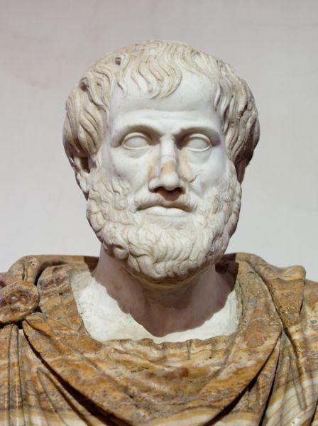 ) Filósofo grego, aluno de Platão e professor de Alexandre, o Grande, é considerado um dos maiores pensadores de todos os