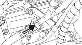 15 de 19 15/07/2011 14:20 2. Conecte a tubulação na presilha de fixação. 3. Eleve o veículo e conecte o tubo de retorno de combustível. 4.