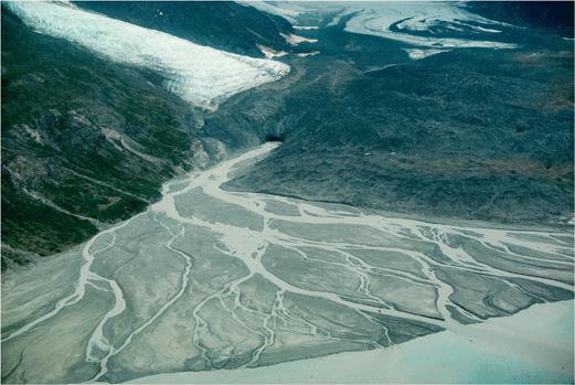 Planície de Lavagem Originado pela água de degelo, possui forma