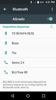 Bluetooth.» O ícone do Bluetooth aparece na barra de notificações. O Bluetooth começa, então, a procurar todos os aparelhos ao alcance e mostrará todos os dispositivos disponíveis.