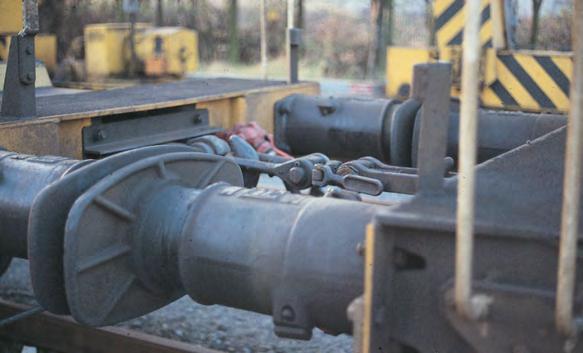 PRODUTOS DE FERROVIAS ESTRUTURAS DO AMORTECEDOR Os amortecedores da Oleo podem ser instalados em qualquer tipo de estrutura.