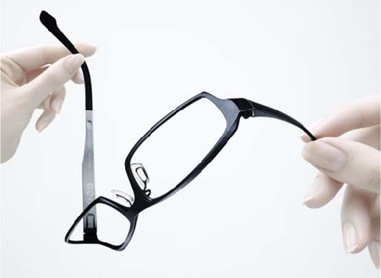 , especialista em óculos e acessórios, escolheu a leve e resistente resina de polietérimida (PEI) Ultem* para uso em armações de sua nova linha de óculos Zoff SMART.