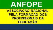 CONSIDERAÇÕES SOBRE A PROPOSTA DE POLITICA NACIONAL DE FORMAÇÃO DOS PROFISSIONAIS DA EDUCAÇÃO BÁSICA A proposta de política nacional de formação dos profissionais da educação básica, em forma de