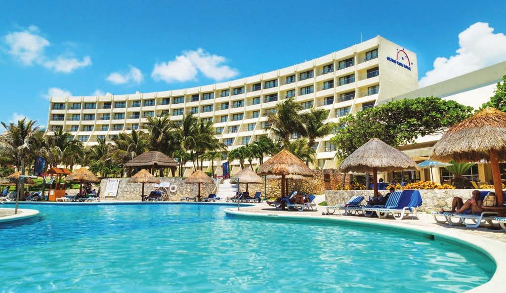 30 CANCÚN E RIVIERA MAYA Mais hotéis recomendados em Cancún RIU Palace Las Americas Resort All Inclusive, Golf & Spa Categoria Muito Confortável Plus Ótimo custo/benefício Localizado à beira-mar (pé