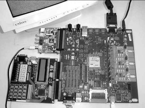166 dispositivo alvo selecionado foi um FPGA XC2VP30 (XILINX, 2005) da família Virtex-II Pro da Xilinx.