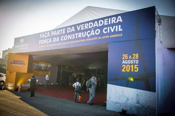 01 PÓRTICO NA ENTRADA DA FEIRA Passagem obrigatória de visitantes; Visibilidade na entrada da feira; Visibilidade na área externa da feira; Ativação de marca;