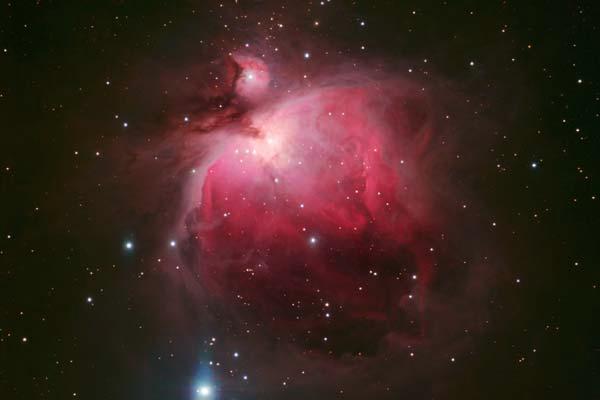 Nebulosa de Orionte, na constelação do mesmo nome. Telescópio Takahashi FS78 f/8.1. SBIG ST-8XE.