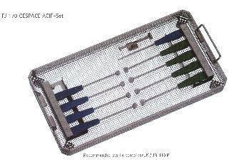 INDICAÇÕES O CESPACE - Família de Implantes para Coluna Vertebral Aesculap é indicado para a fusão de um (mono) ou mais segmentos (multisegmentar), nos casos de: - instabilidade degenerativa -