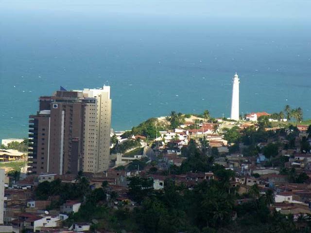 No Bairro da Mãe Luiza em Natal, RN, vê-se uma comunidade