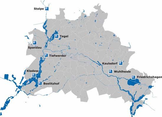 6 As galerias abastecem 9 Wasserwerke (combinação de estações de bombeamento com estações de tratamento de água bruta) que distribuem a água tratada a través de 7830 km de adutoras (figura 4).