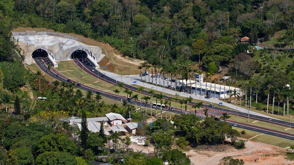 operação do sistema de ônibus em quatro áreas da cidade, sendo