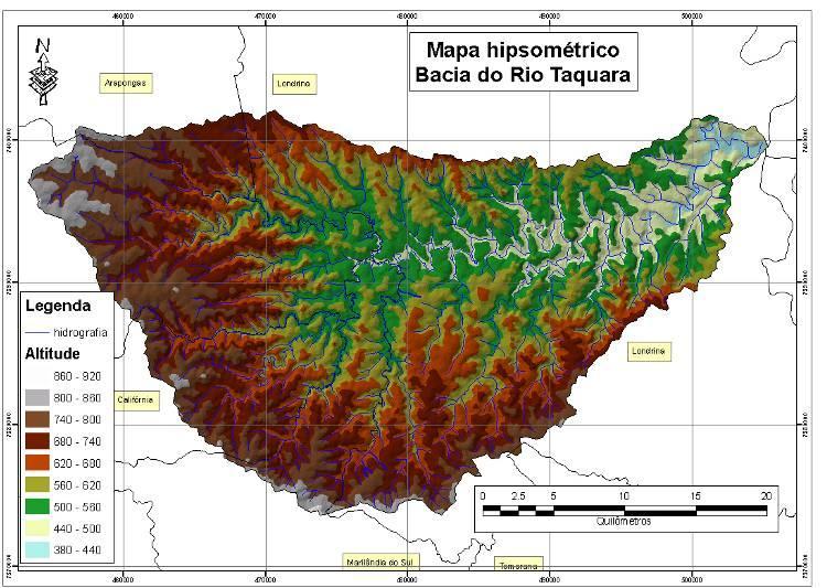 de 20 a 45% na média vertente. Também ocorre este tipo de configuração topográfica em pequenas áreas no leste da bacia e próximo da foz do Ribeirão Taquara, no Rio Tibagi (Figura 2 e Figura 3).