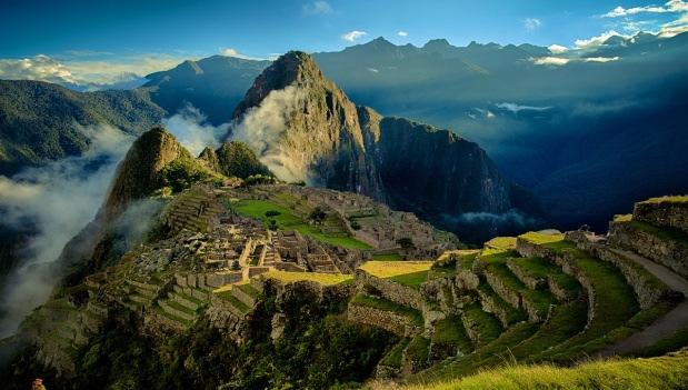 habitada desde o século XIII. Hospedagem no. 4 DIA / Machu Picchu / - A Cidade Perdida dos Incas Café da manhã no hotel.