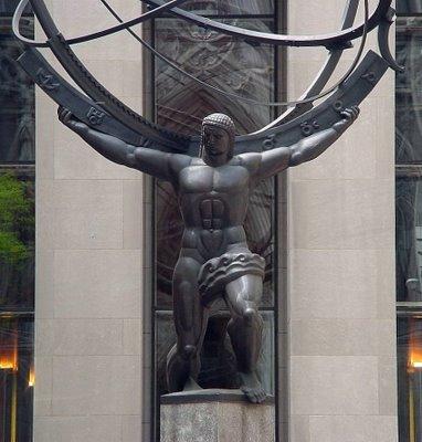 42 Figura 21: Estátua de Atlas em Nova York. Figura 22: Representação da estátua em BioShock.