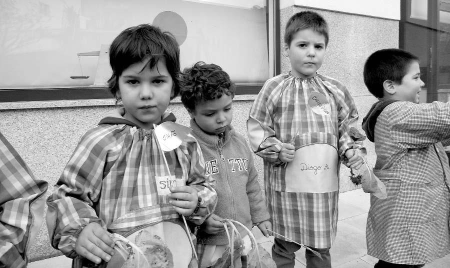 8 Celeirinho Escola Verde No âmbito do PAA e em articulação com o Projeto Ecoescolas, as crianças do JI da Cruz tiveram oportunidade de fazer uma horta num dos espaços do seu recreio.