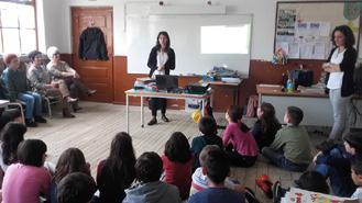 Foram ainda esclarecidas as dúvidas das educadoras sobre esta temática.