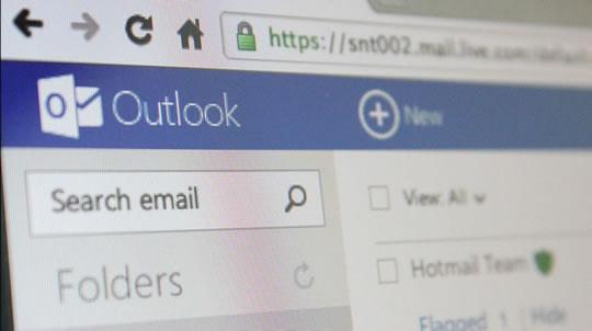 no Facebook do Pplware e por email. Clientes de email para o Live Mail ou Outlook.com Boa Noite, Eu gostava de saber se existe algum cliente de email que permita fazer o mesmo que o Live Mail.