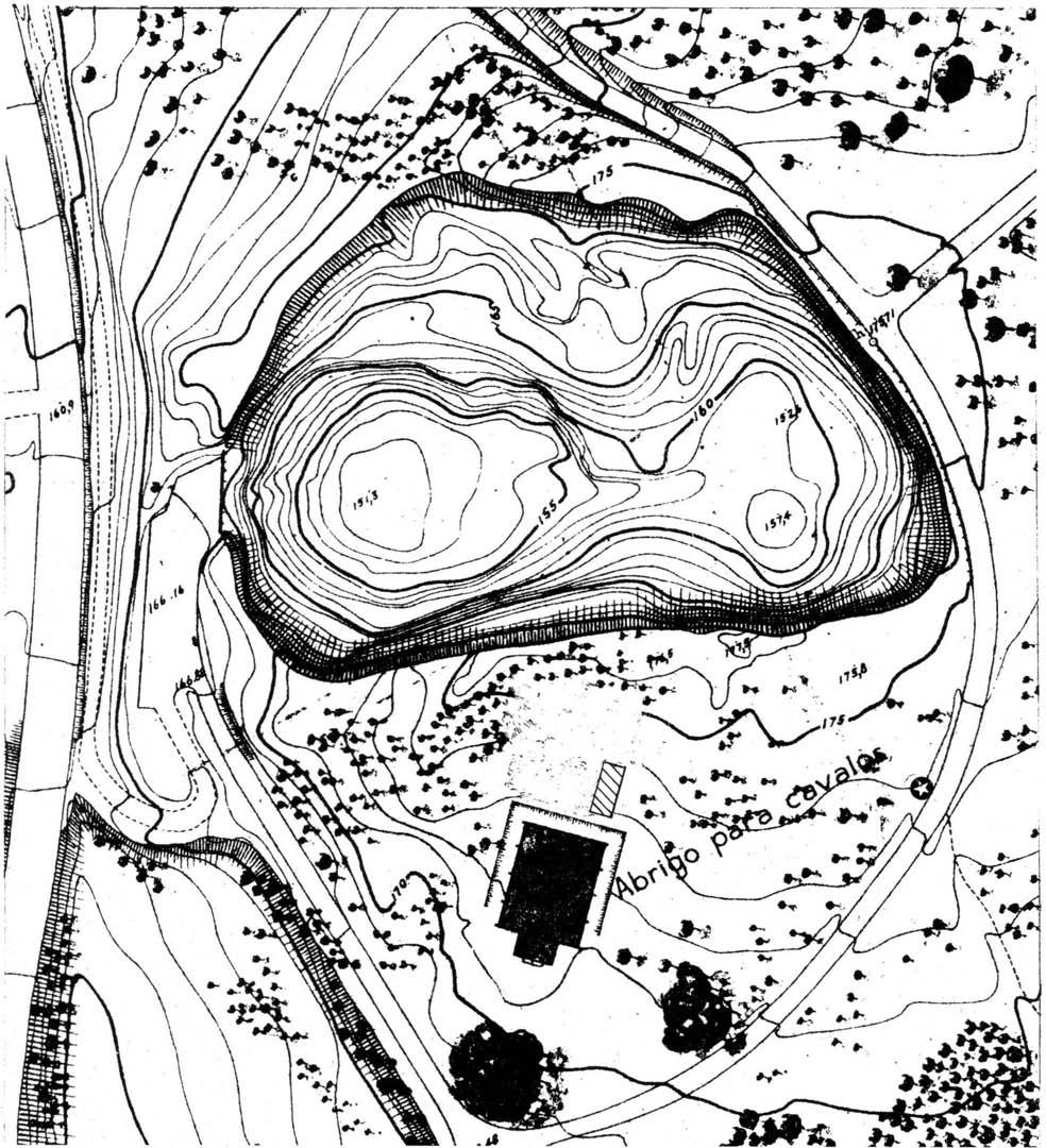 Fig. 3 - Localização da área escavada a tracejado no extracto da