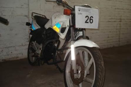 LOTE Nº 26 Veiculo recuperável motocicleta Honda/CBX 200 Strada, gasolina, placa IIC 6401, ano 1998/1998, cor