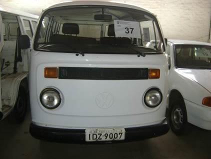 LOTE Nº 37 Veículo recuperável camioneta Kombi VW, gasolina, placa IDZ9007, ano 1995/1995, cor branca, chassi